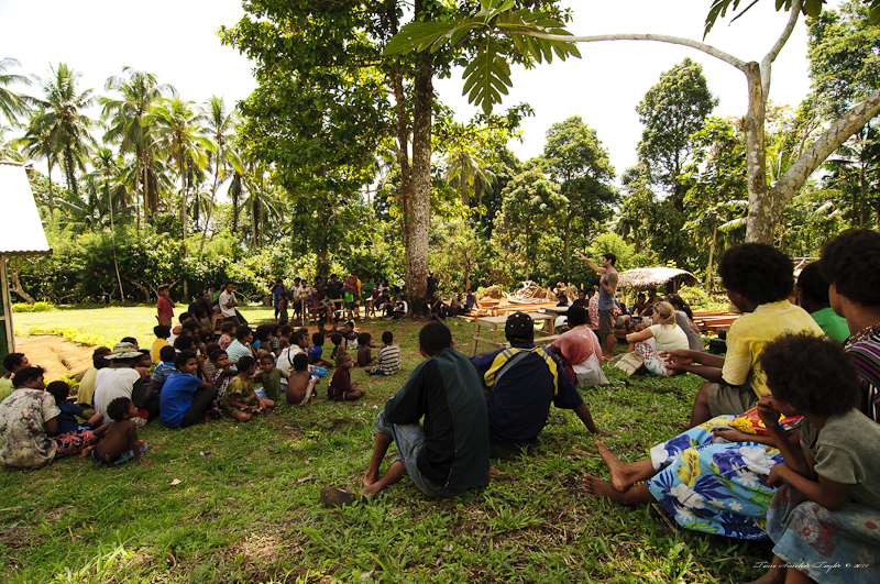 Community presentation in Papua New Guinea - photo credit Tane Sinclair-Taylor